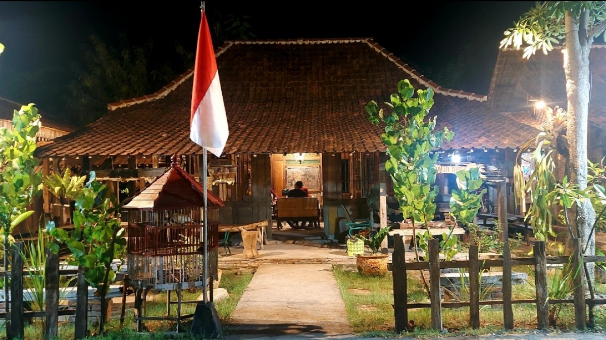 Waroeng Joglo Merah Putih (Foto: Dok. Ni'am Kurniawan/jatimnow.com)