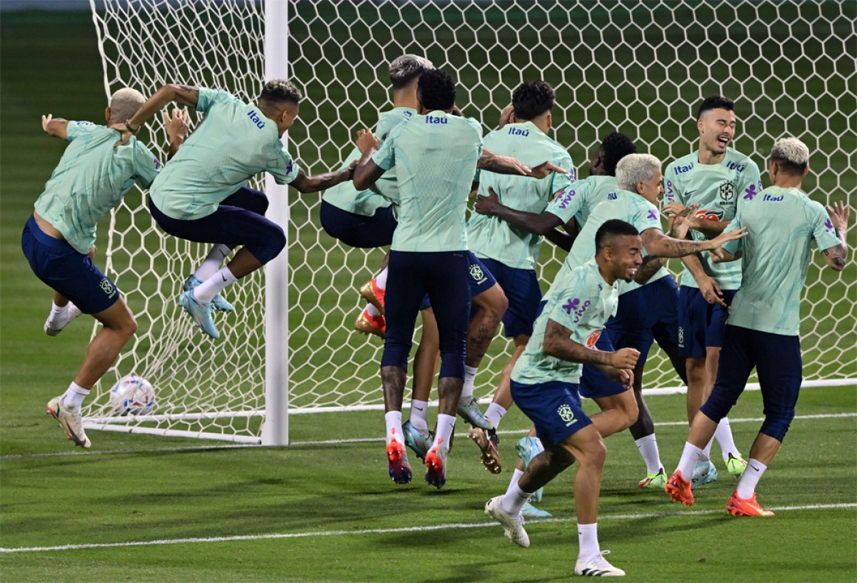 Brasil menggelar latihan perdana jelang Piala Dunia 2022. (foto: twitter CBS Sport)
