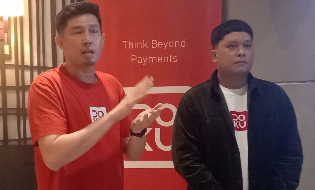 SVP of Business Expansion and Regional Sales DOKU, Irfan Burhan dalam temu media di Surabaya. (foto: Rama Indra/jatimnow.com)