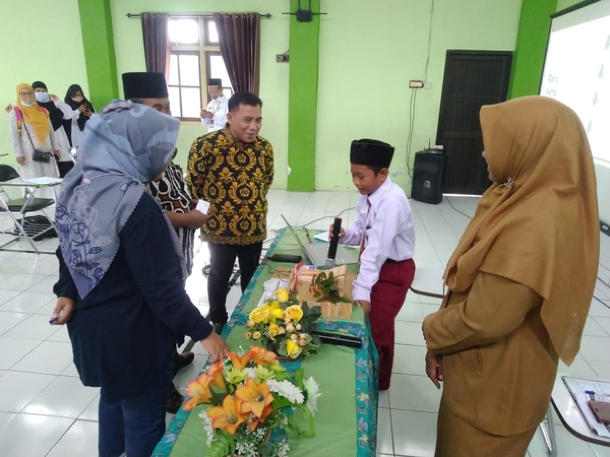 Penilaian lapangan dalam lomba inovasi cipta karya Teknologi Tepat Guna Tahun 2022 di Kabupaten Kediri (Foto: Dinas Kominfo Kabupaten Kediri)