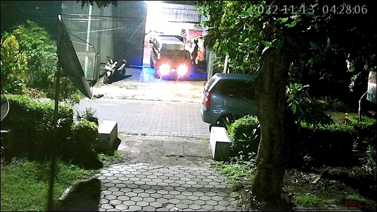 Cerita di Balik Pencurian Truk dan Pikap dalam Gudang Kasur Surabaya