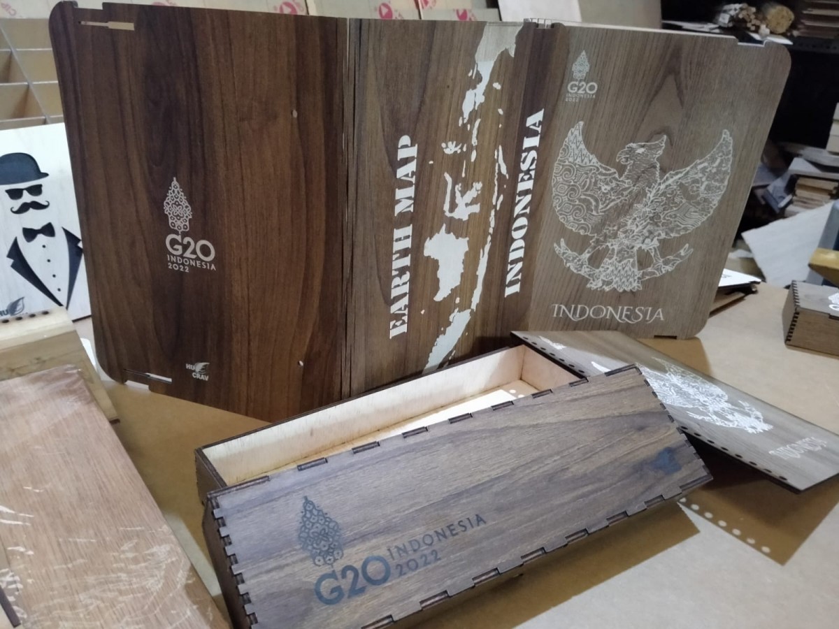 Kerajinan Kayu Balsa Sidoarjo Tak Diminati Lokal, Laris di Pasar Internasional