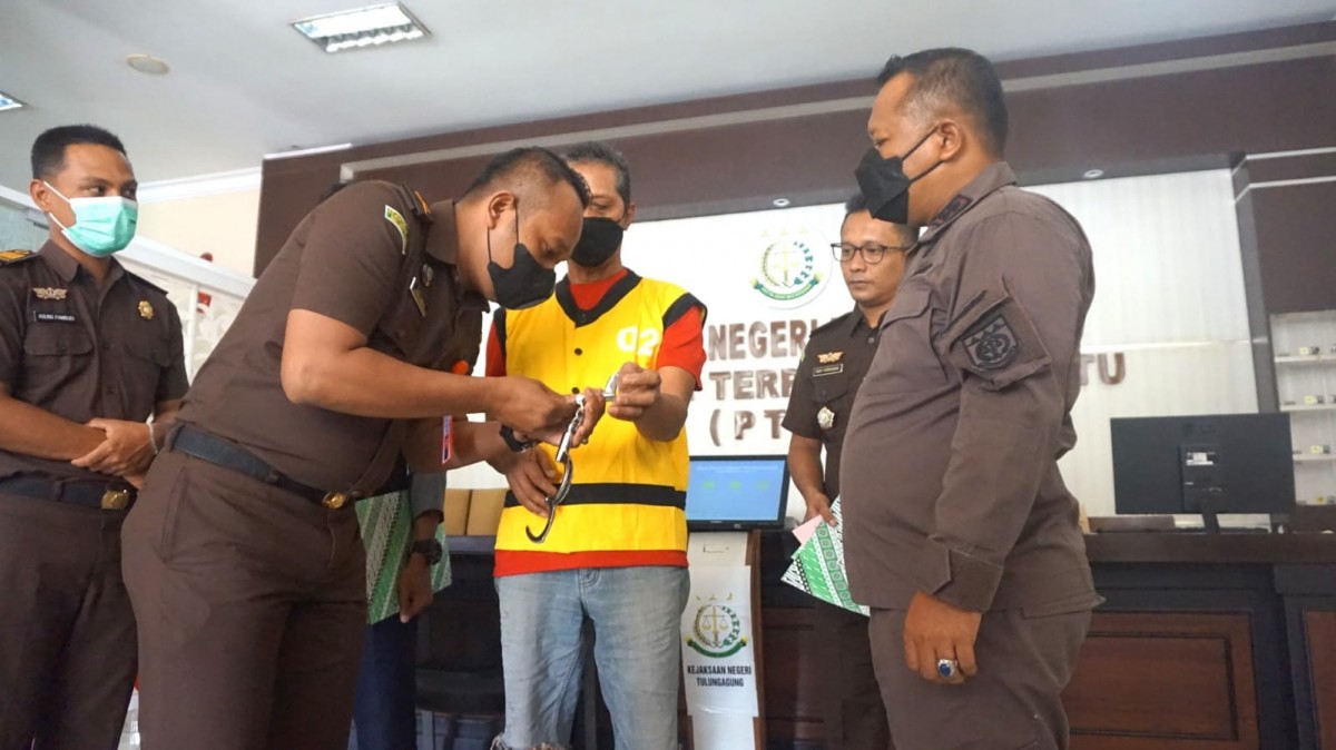Tersangka pencurian HP dibebaskan melalui jalur RJ oleh Kejari Tulungagung (Foto-foto: Dok. Kejaksaan Negeri Tulungagung)