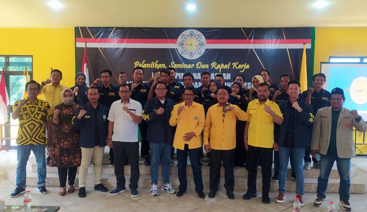 Kebersamaan AMPI Lamongan, pengurus Golkar Lamongan dan Jatim (Foto: Adyad Ammy Iffansah/jatimnow.com)