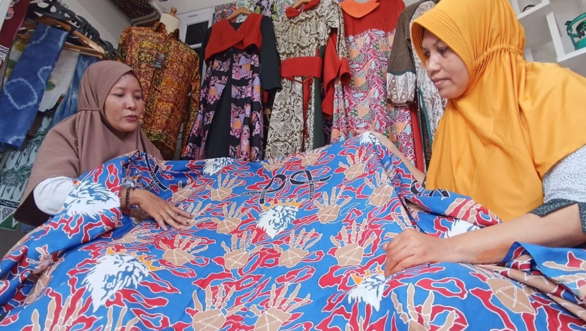 Tragedi Kanjuruhan dalam Karya Batik