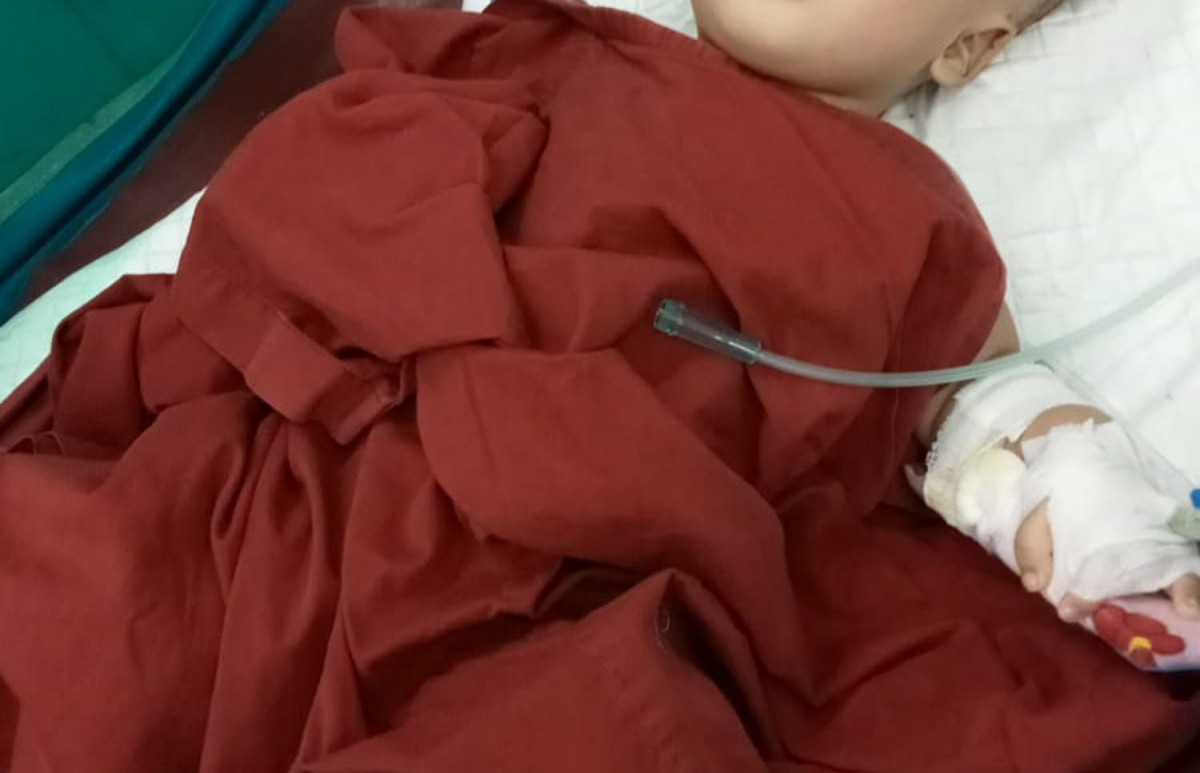 Kondisi terbaru bayi hidrosefalus asal Lamongan di RSU dr Soetomo Surabaya (Foto: Desi for jatimnow.com)