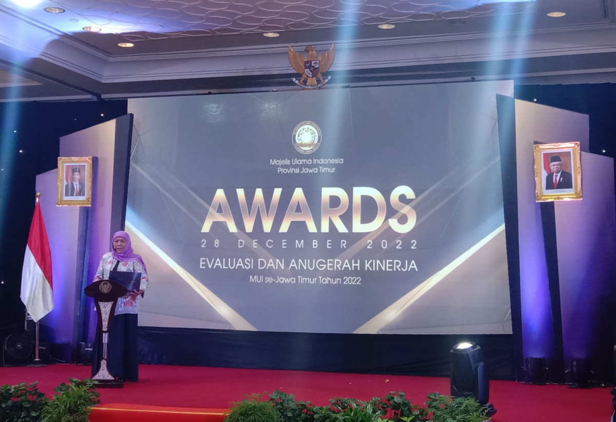 Gubernur Jawa Timur Khofifah Indar Parawansa saat menghadiri acara MUI Jatim (Foto: Rama Indra/jatimnow.com)