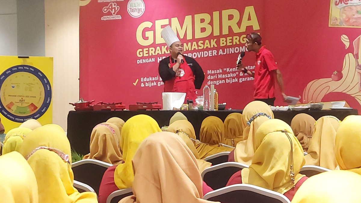 Demo masak dan informasi nilai gizi seimbang oleh Chef Eki Nugraha di Surabaya (Foto-foto: Ni'am Kurniawan/jatimnow.com)