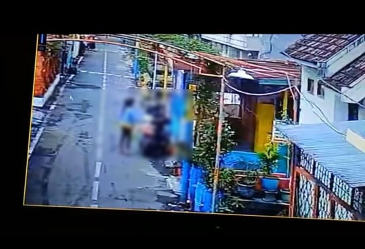 Dua Wanita Bawa Anak Kecil Diduga Acak-acak Rumah Warga Kota Mojokerto