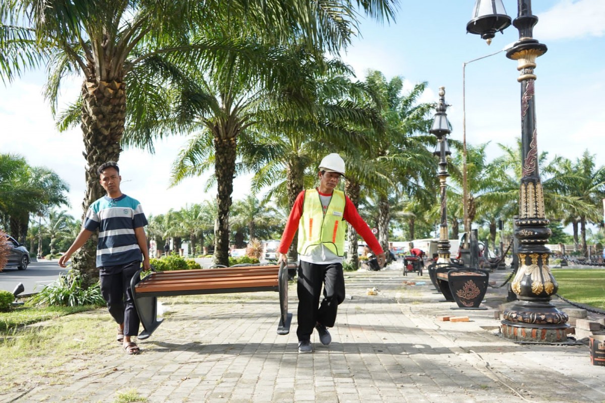 Proses penataan wajah baru Monumen SLG di Kabupaten Kediri. (Foto: Humas Pemkab Kediri/jatimnow.com)