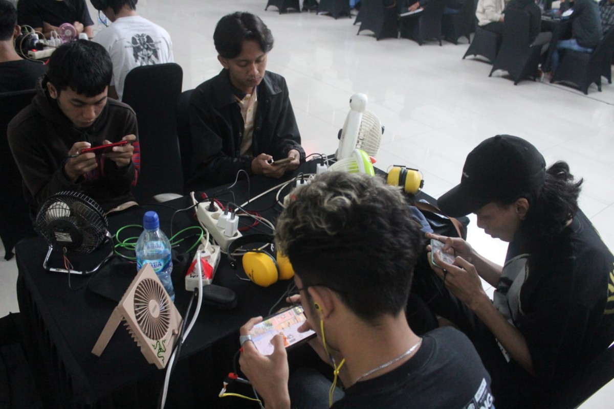 Peserta bertarung di ajang Bupati Kediri Esports Tournament (Foto: Yanuar Dedy/jatimnow.com)