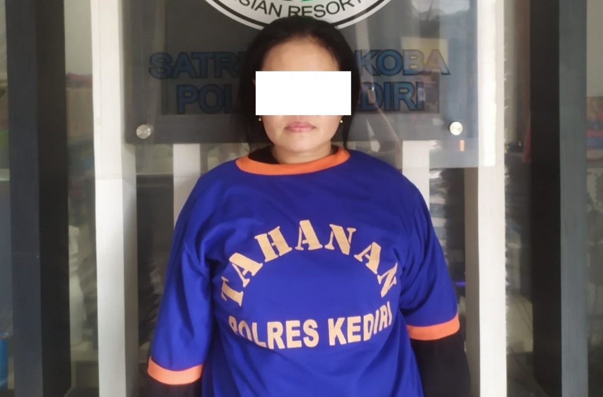 IS, pengedar Narkoba yang diamankan Polres Kediri. (Foto: Humas Polres Kediri/jatimnow.com)