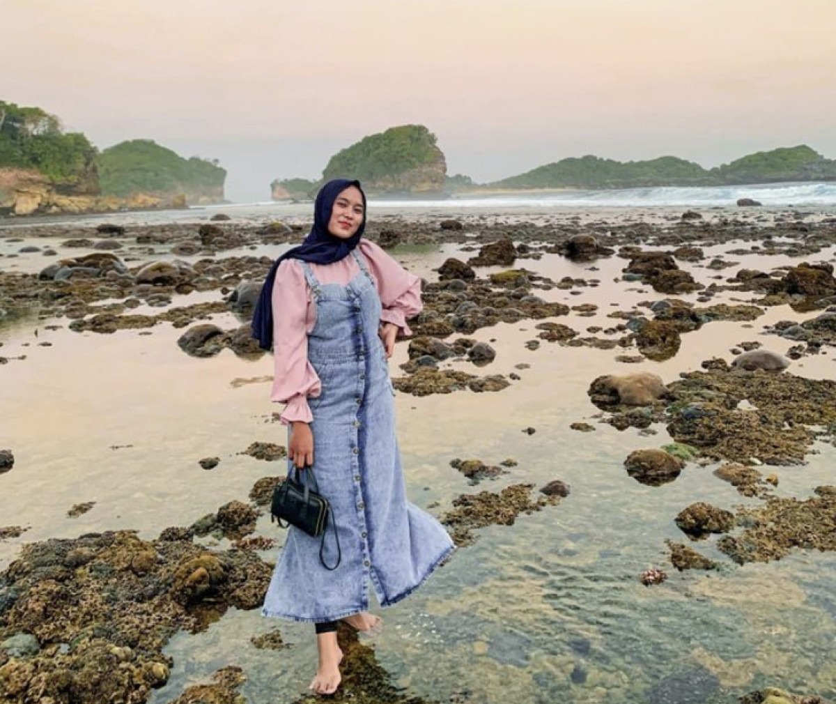 Pantai Peh Pulo di Blitar, (foto: IG @afiadea)