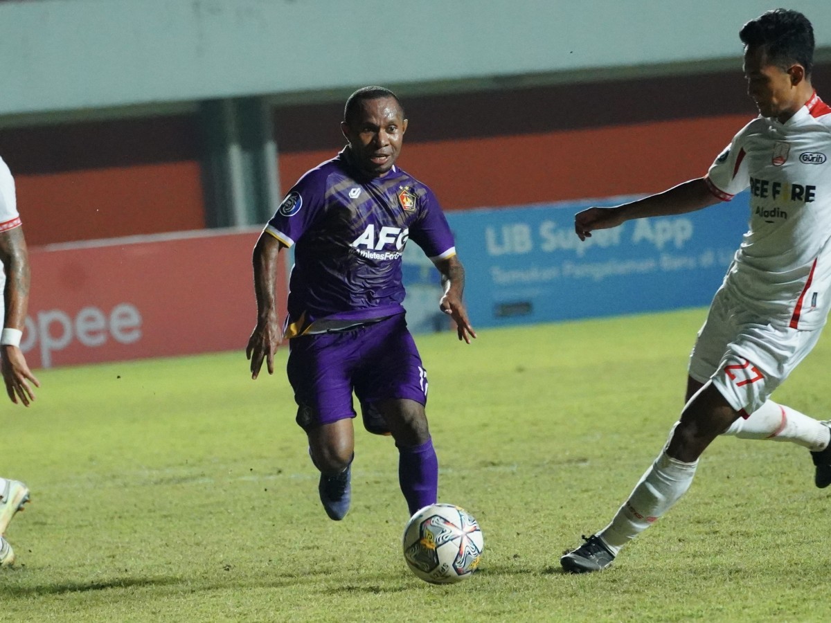 Kedatangan Ferinando Pahabol belum memenuhi harapan Persik Kediri untuk masuk Lima Besar. (foto: Persik Kediri for jatimnow.com)