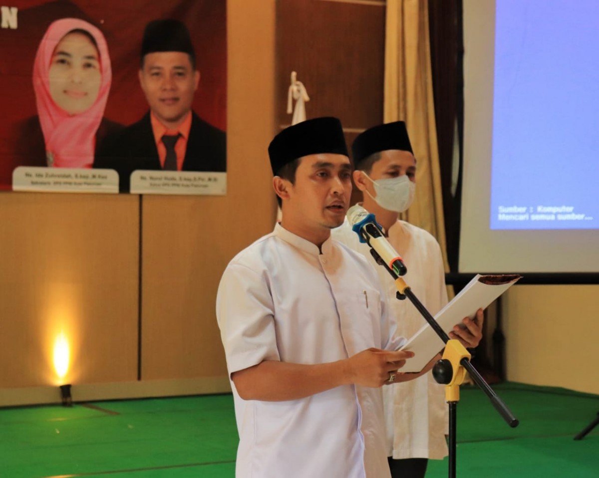 Wakil Wali Kota, Adi Wibowo (Mas Adi) saat pelantikan pengurus PPNI Kota Pasuruan (Foto-foto: Humas Pemkot Pasuruan)