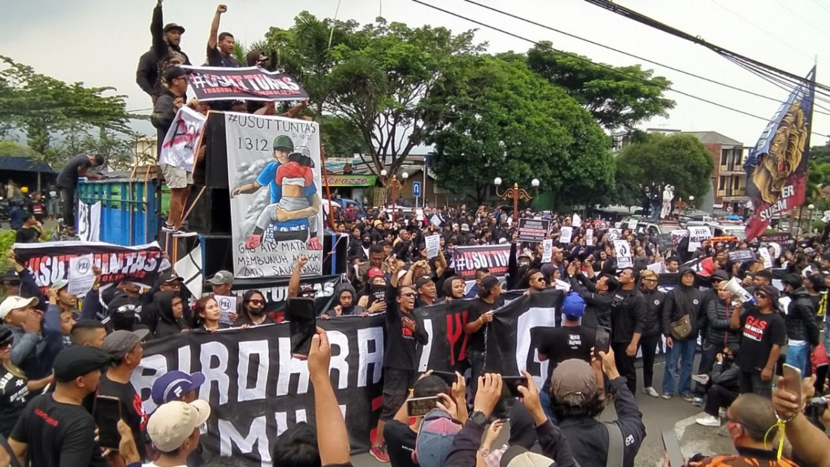 Aksi damai Aremania menuntut keadilan beberapa waktu lalu. (Foto: Galih Rakasiwi/jatimnow.com)