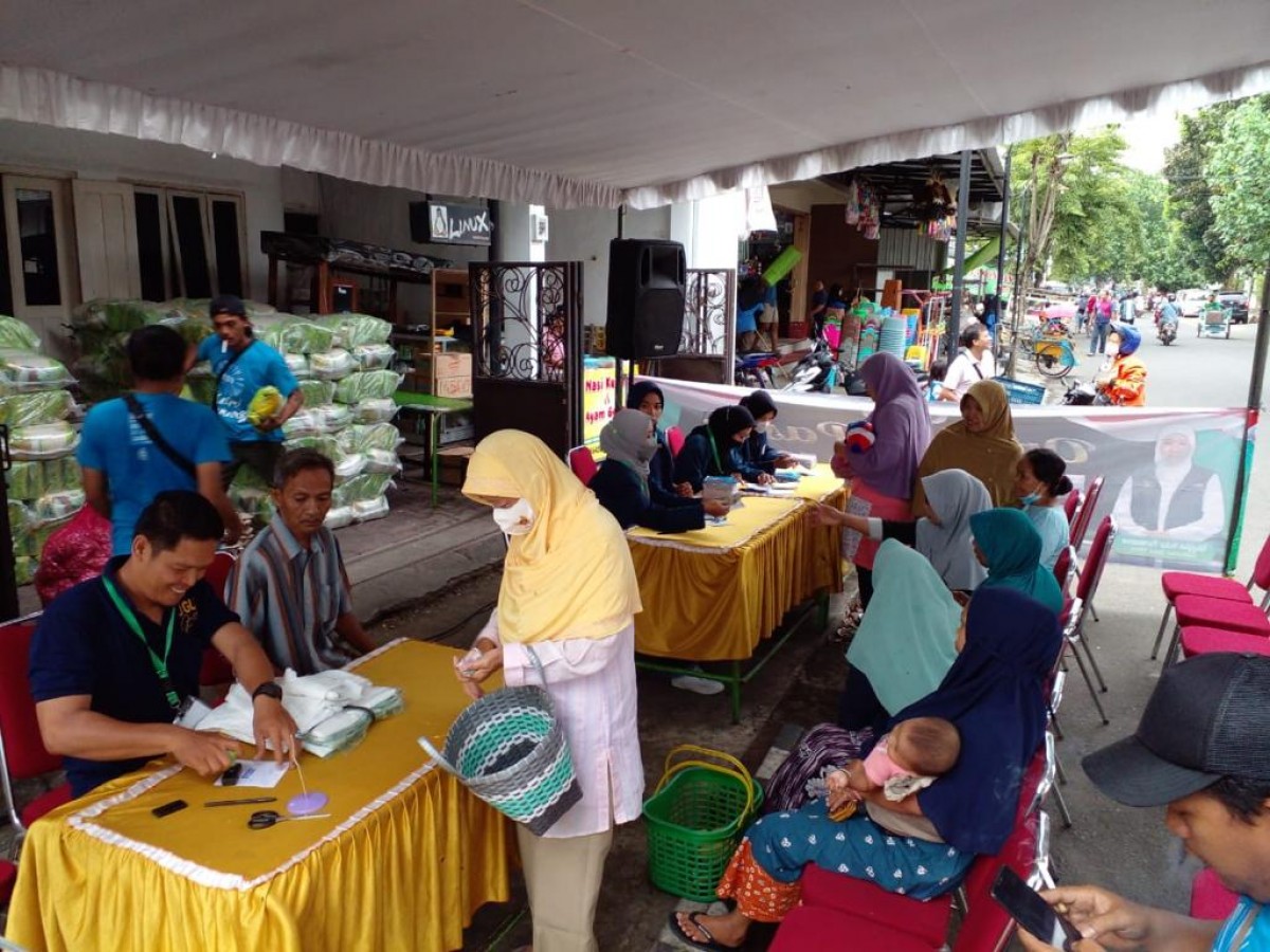 Operasi pasar yang digelar Pemprov Jatim di 25 pasar di Jatim (foto: Pemprov Jatim for jatimnow.com)