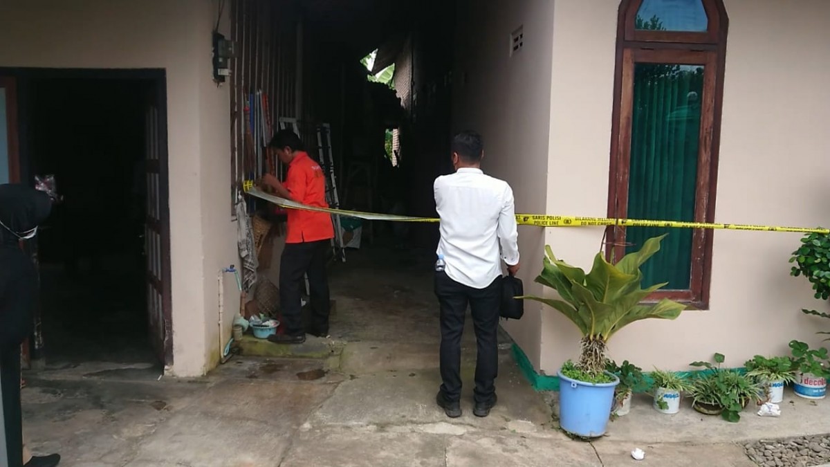 Wanita Tewas Dalam Kamar di Tulungagung, Polisi Temukan 10 Luka Tusuk