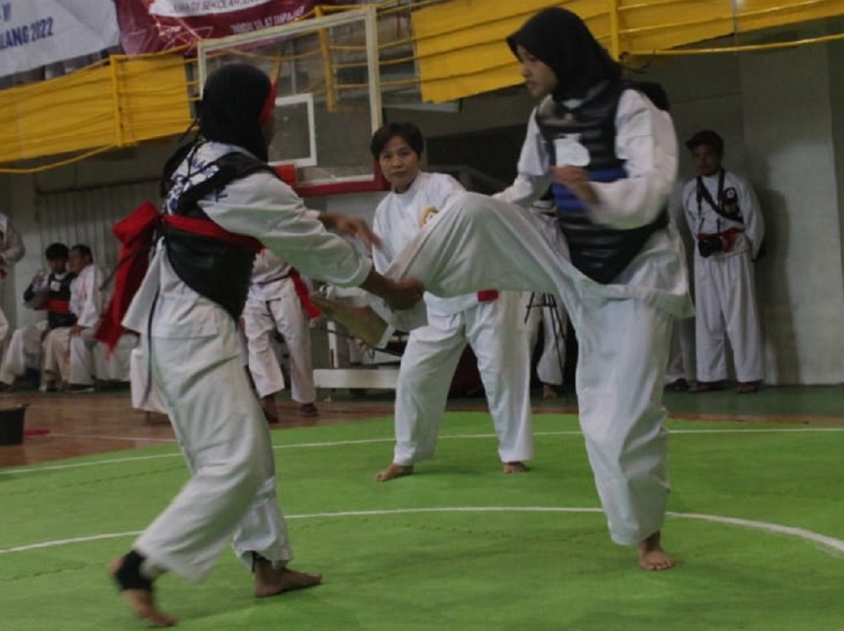 Pesilat saat bertanding di Piala Sri Sultan Hamengku Buwono. (Foto: Galih Rakasiwi/jatimnow.com)