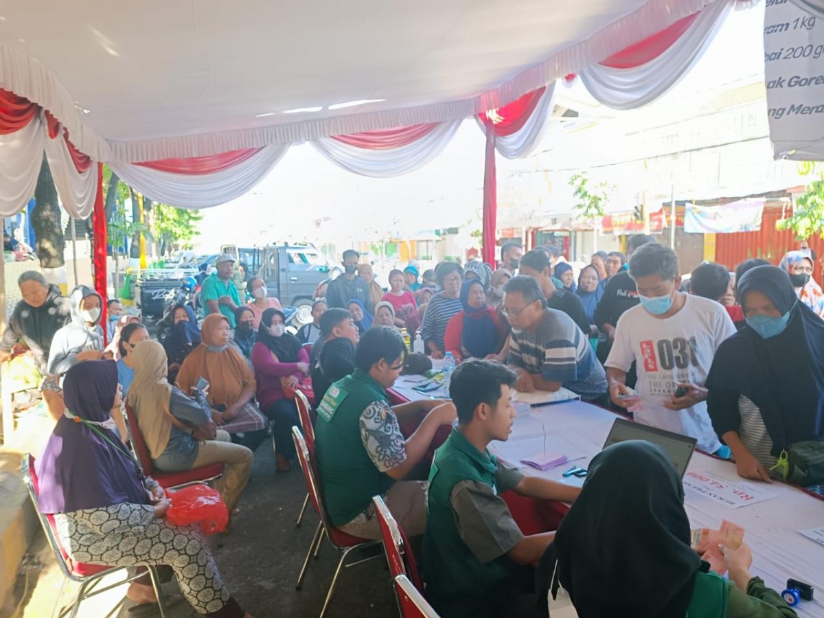 Program operasi pasar yang digelar Pemprov Jatim (Foto: Pemprov Jatim/jatimnow.com)