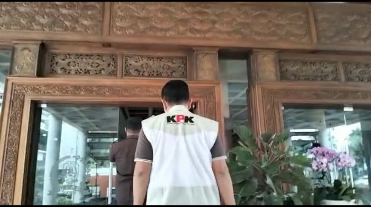 KPK Datangi Lagi Kantor DPRD Jatim, Periksa Ruang Fraksi PKB dan PDI Perjuangan