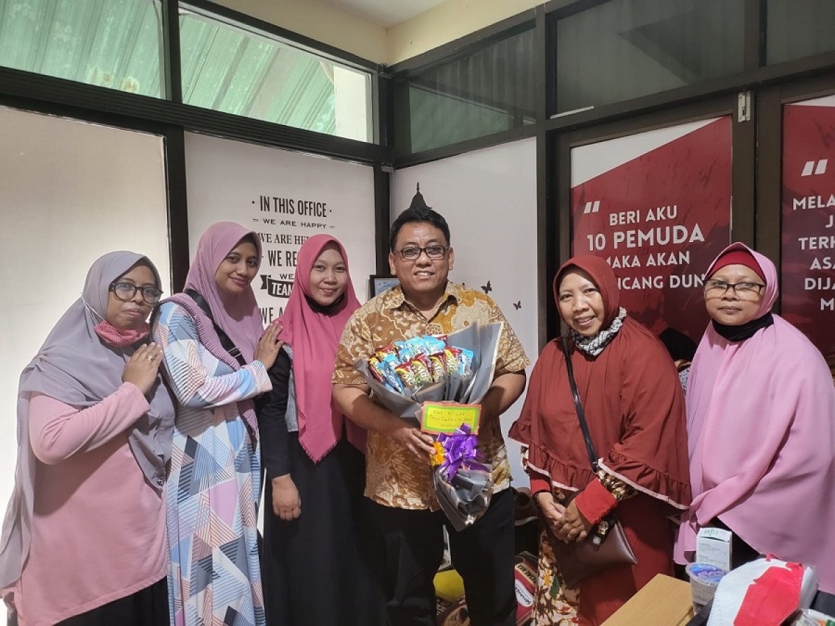 Kelompok Belajar Raden Ajeng Dewi Sartika saat studi banding ke YPTA Surabaya (Foto: KB RA Dewi Sartika)