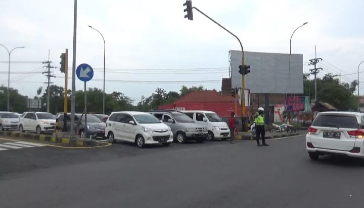 Penemuan Mayat di Jombang Macetkan Arus Lalin 1,5 KM