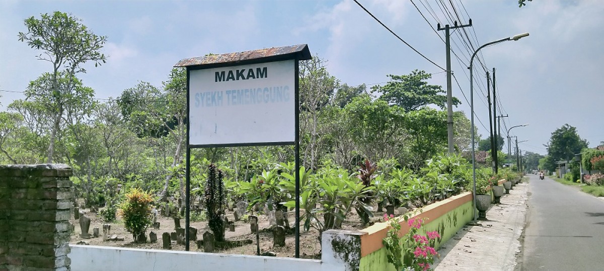Makam panjang, Syekh Temanggung yang ada di Desa Bandung, Kecamatan Diwek. (Foto-foto: Elok Aprianto/jatimnow.com)