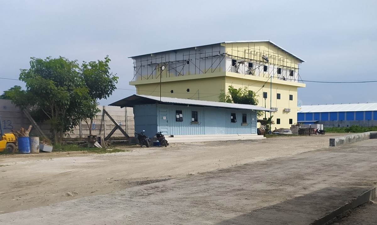 Pabrik pengolahan baja di Bronding Lamongan yang dikeluhkan karena cemari lahan pertanian. (Foto-foto : Adyad Ammy Iffansah/jatimnow.com)