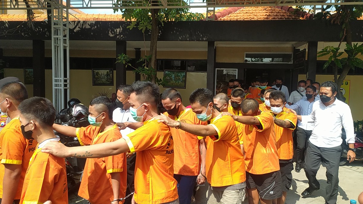 Ungkap kasus narkotika di Mapolres Lamongan, Puluhan tersangka diamankan. (Foto : Adyad Ammy Iffansah/jatimnow.com)