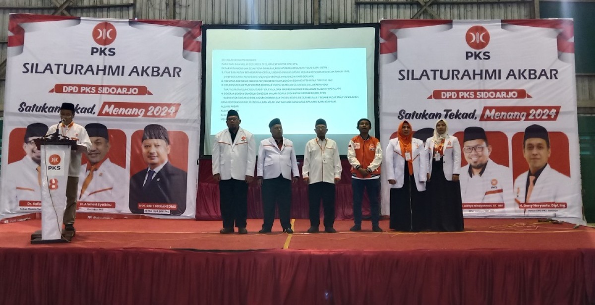 Kader PKS saat menyerukan deklarasi untuk menyongsong 2024. (Foto: Zainul Fajar/jatimnow.com)