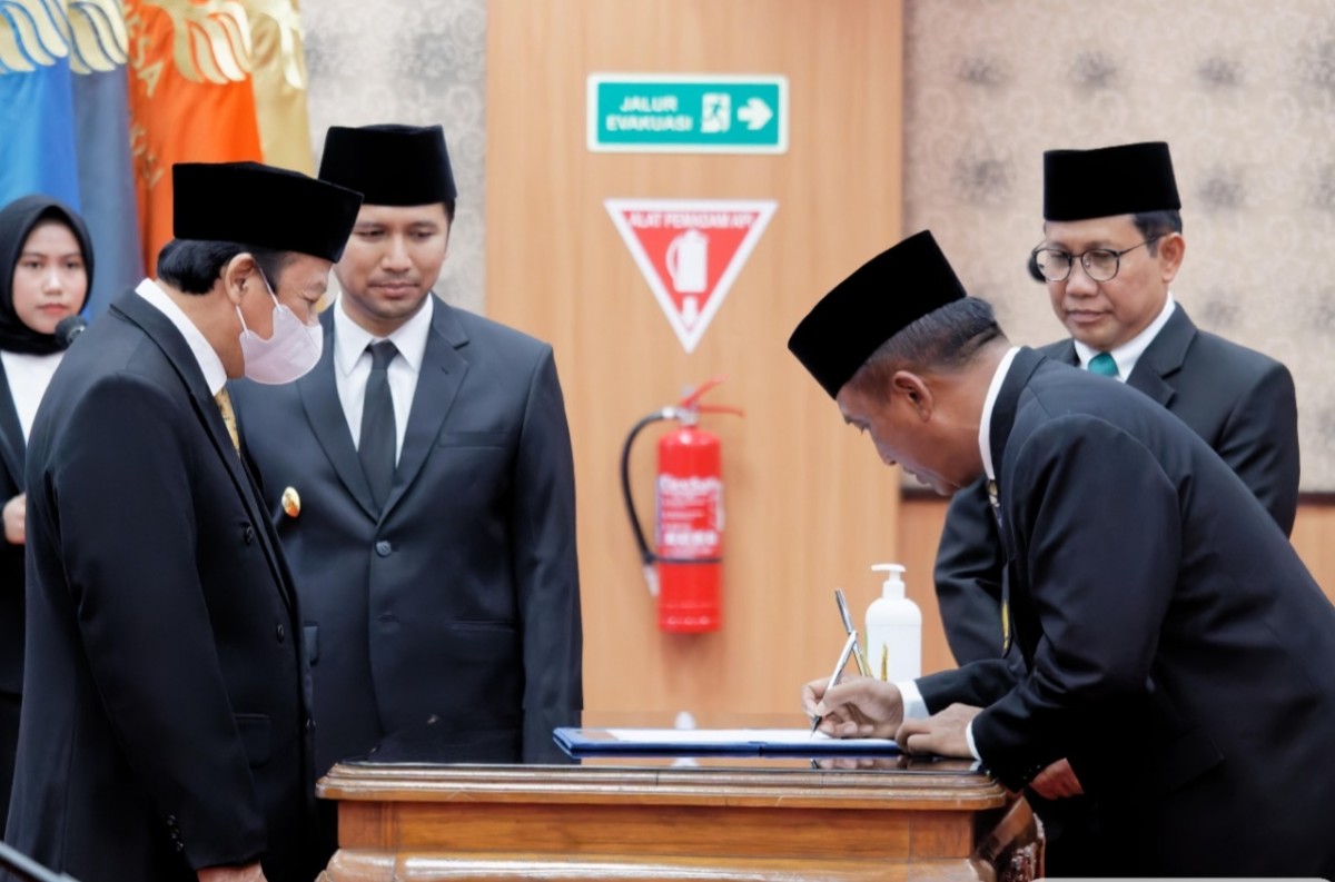 Prof Nurhasan kembali dilantik jadi rektor Unesa periode 2022-2027 (Foto-foto: Unesa for jatimnow.com)