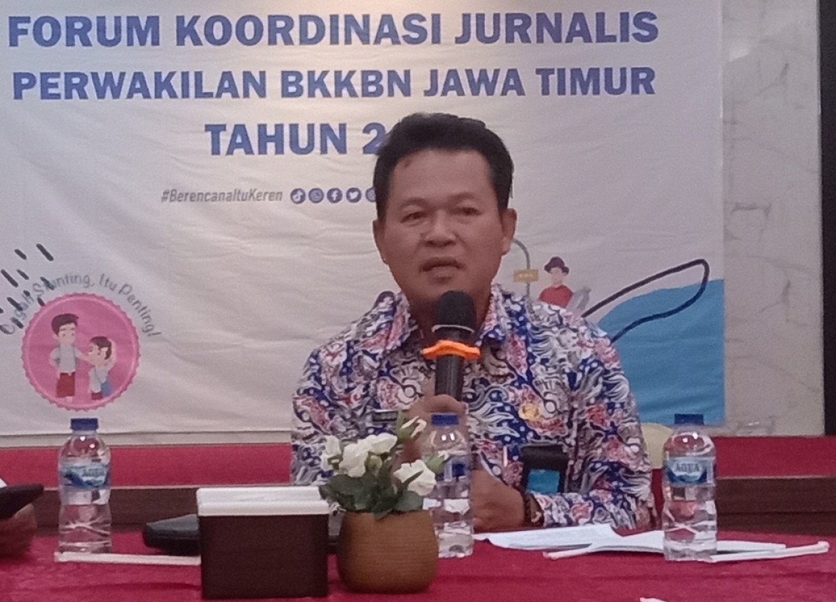 Koordinator Bidang Latbang BKKBN Provinsi Jawa Timur, Sukamto (Foto: Rama Indra/jatimnow.com)