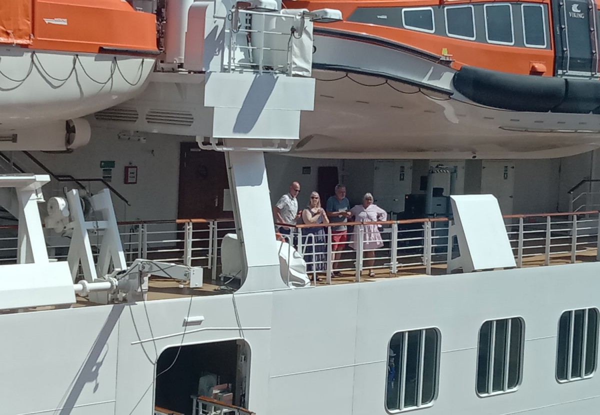Kapal Pesiar Asing (Cruise) MV. Viking Mars ketika sandar di pelabuhan Tanjung Perak Surabaya (Foto-foto: Rama Indra/jatimnow.com)