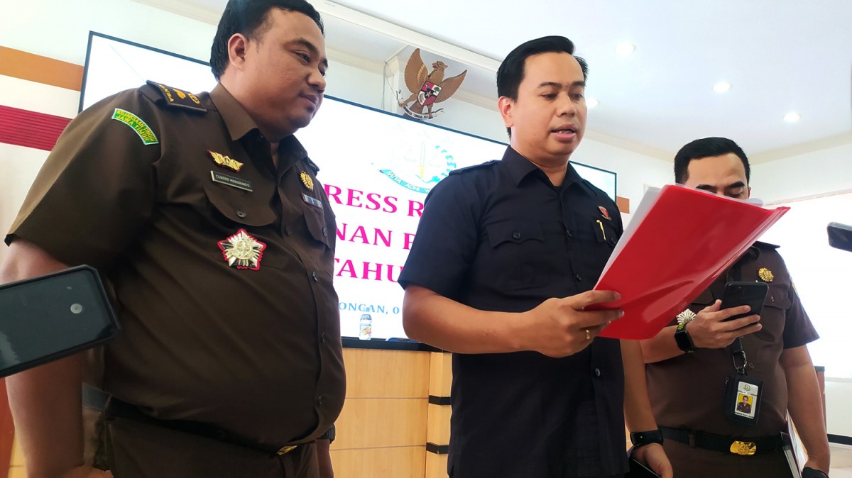 Kasi Pidsus Kejari Lamongan, Anton Wahyudi. (foto: Adyad Iffansah/jatimnow.com)