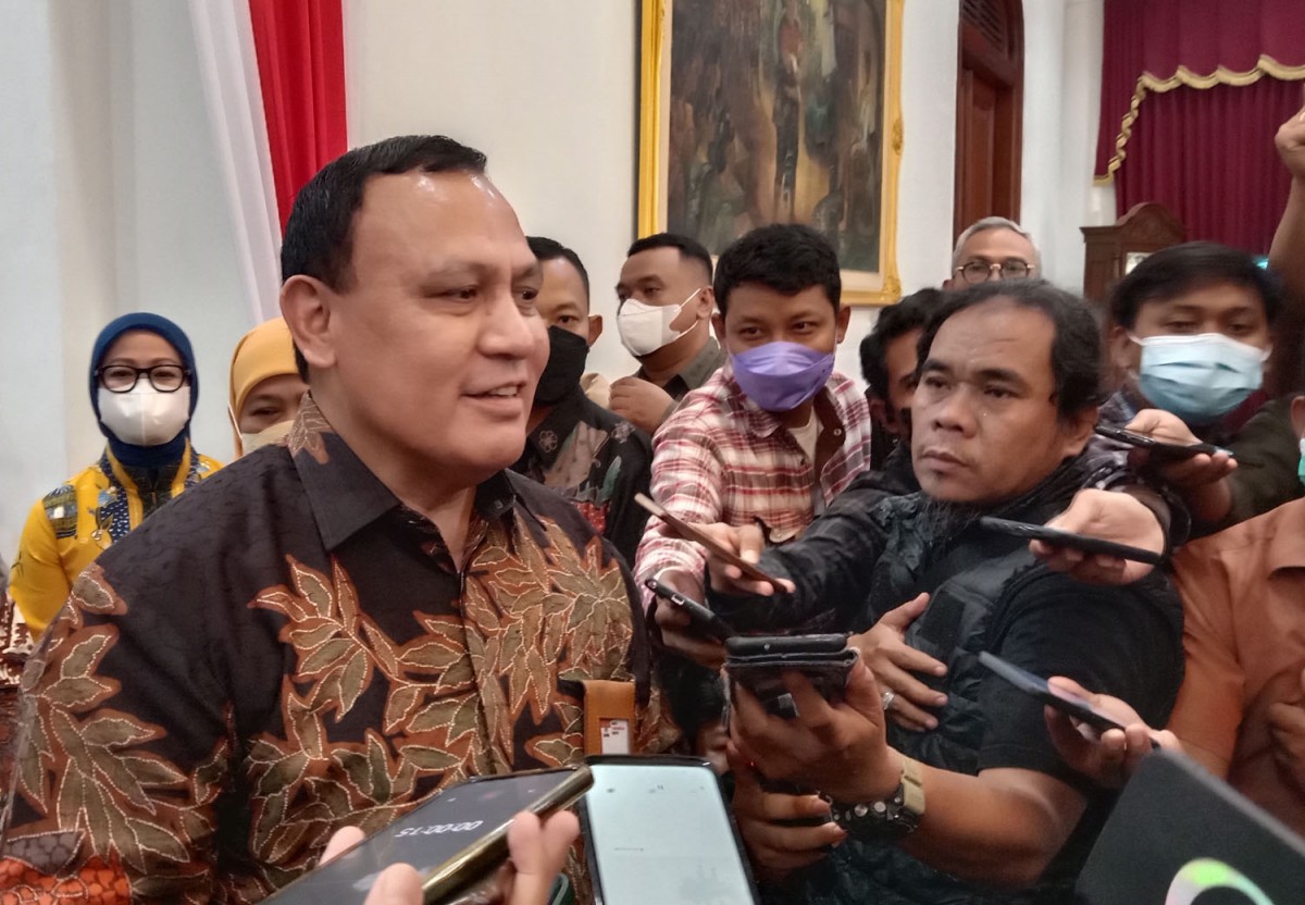 Ketua KPK Firli Bahuri usai opening road show HAKORDIA 2022 di Gedung Negara Grahadi Jalan Gubernur Suryo, Surabaya (Foto: Rama Indra/jatimnow.com)