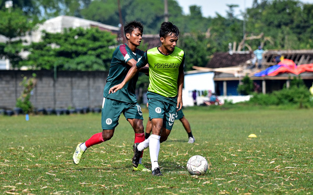 Pemain Persedikab Kediri menjalani latihan. (Foto : Persedikab for jatimnow.com)