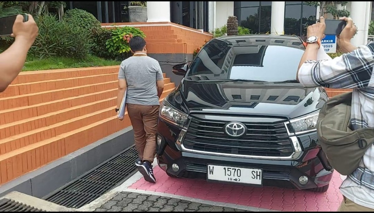 Keluar Ruang Operator CCTV DPRD Jatim, KPK: Terima Kasih, Awas Hati-hati