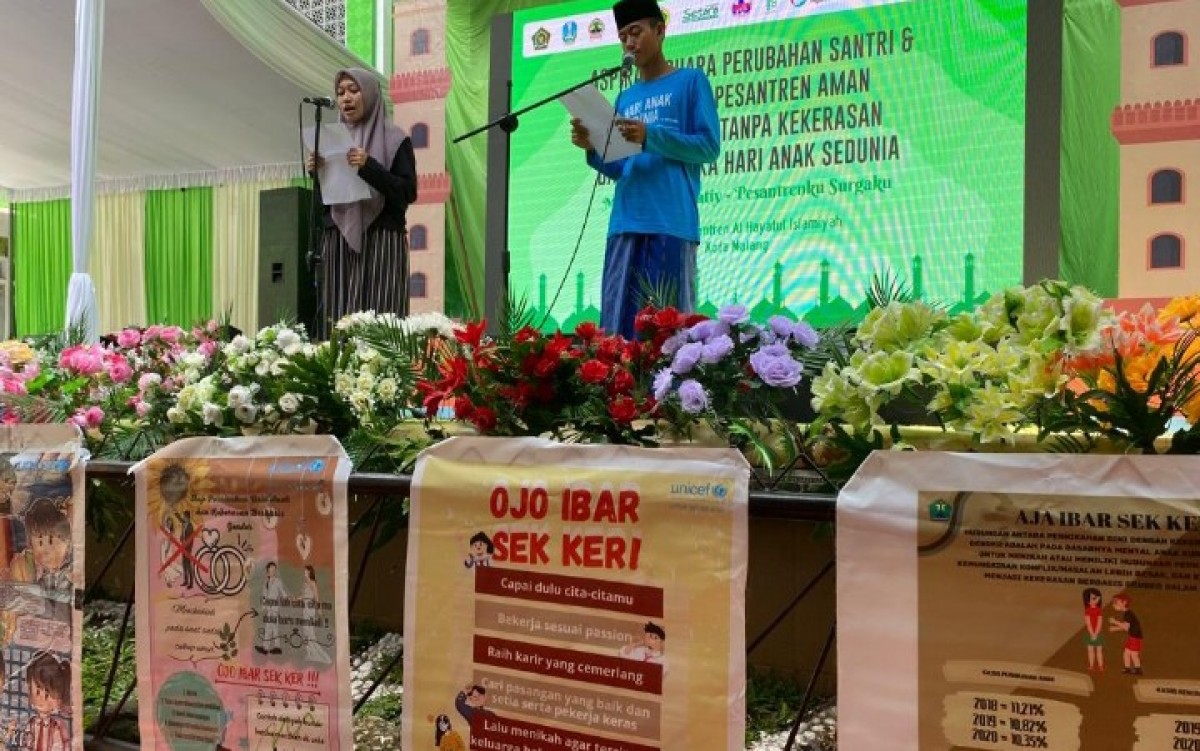 Acara Aspirasi Suara Perubahan Santri dan Deklarasi Pesantren Aman di Pondok Pesantern Al Hayatul Islamiyah. (Foto: Dollah for jatimnow.com)
