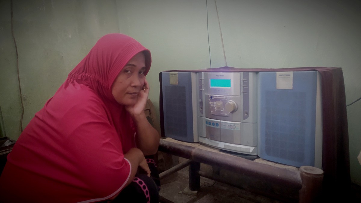 Harga STB Mahal, Warga Lamongan Migrasi ke Radio