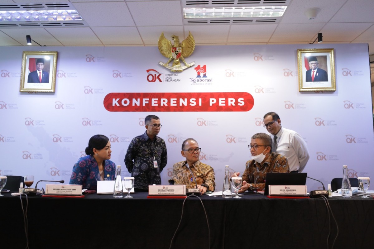 Dewan Komisioner OJK, Ogi Prastomiyono. (foto: OJK KR 4 Jawa Timur for jatimnow.com)
