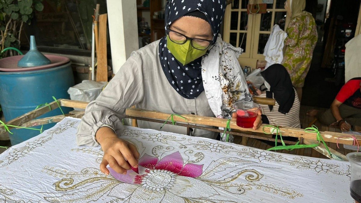 Peserta pelatihan kriya batik yang dilaksanakan Universitas Ciputra. (Foto-foto: Suryadi for jatimnow.com)