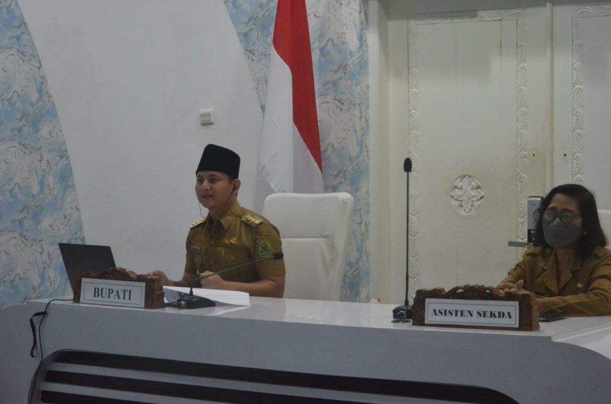 Bupati Trenggalek, Mochamad Nur Arifin (Mas Ipin) saat mengikuti seminar nasional yang digelar Kemendagri (Foto-foto: Dok. Dinas Kominfo Trenggalek)