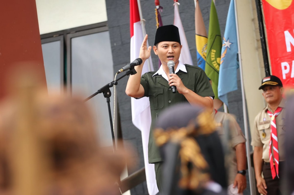 Bupati Trenggalek, Mochamad Nur Arifin (Mas Ipin) saat melepas peserta napak tilas rute Jenderal Sudirman (Foto-foto: Dok. Dinas Kominfo Trenggalek)