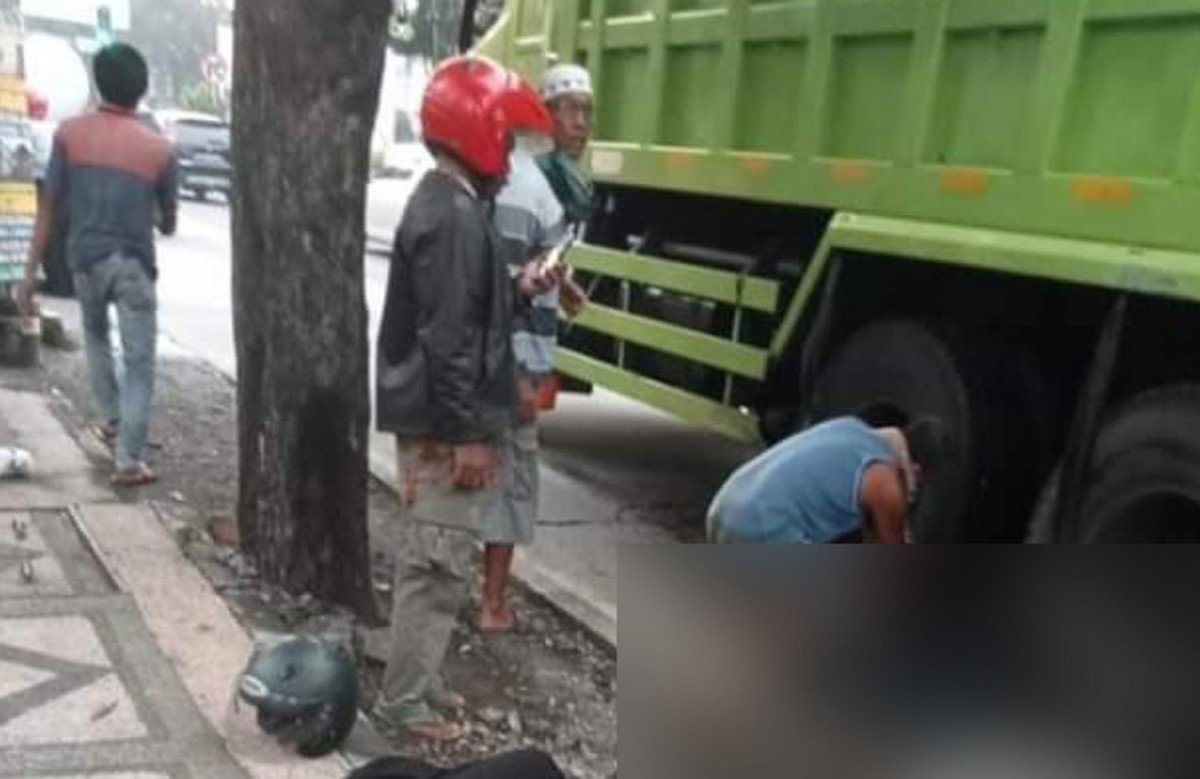 Bapak bonceng anak gadis meninggal tertabrak truk di Pasuruan (Foto: Grup FB Kabar Pasuruan)