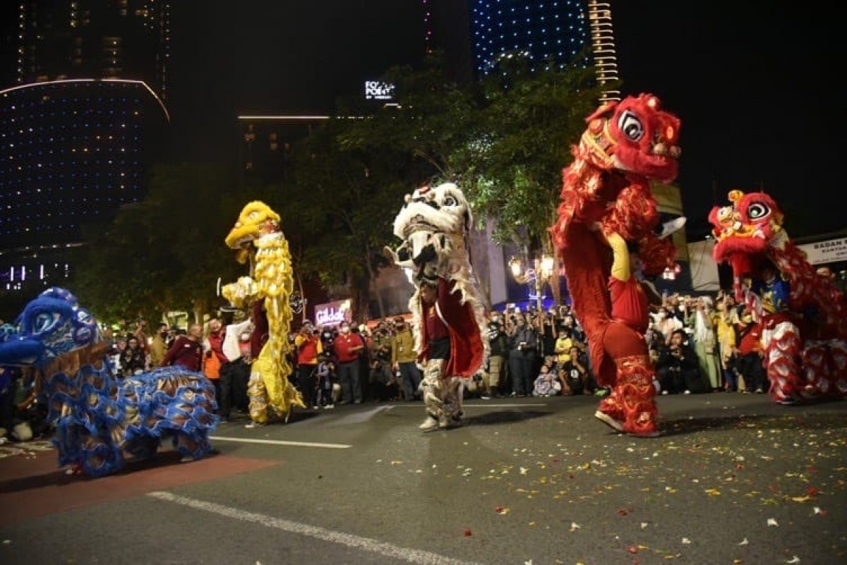 Tarian barongsai akan disuguhkan pada malam pergantian tahun baru Imlek yang disuguhkan Pemkot Surabaya. (foto: Humas Pemkot Surabaya for jatimnow.com)