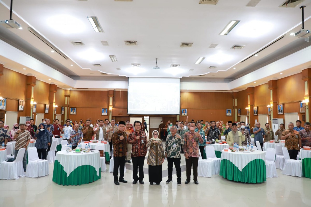 Bupati Jombang, Hj Mundjidah Wahab saat membuka forum konsultasi publik RPD 2024-2026. (foto: Humas Pemkab Jombang for jatimnow.com)
