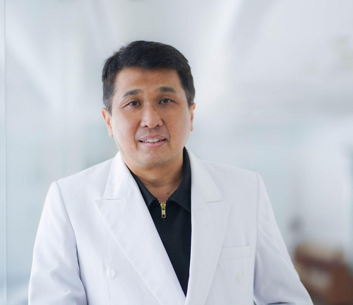 Dr dr Andrianto SpJP(K) FIHA FAsCC. (foto: Humas Unair for jatimnow.com)