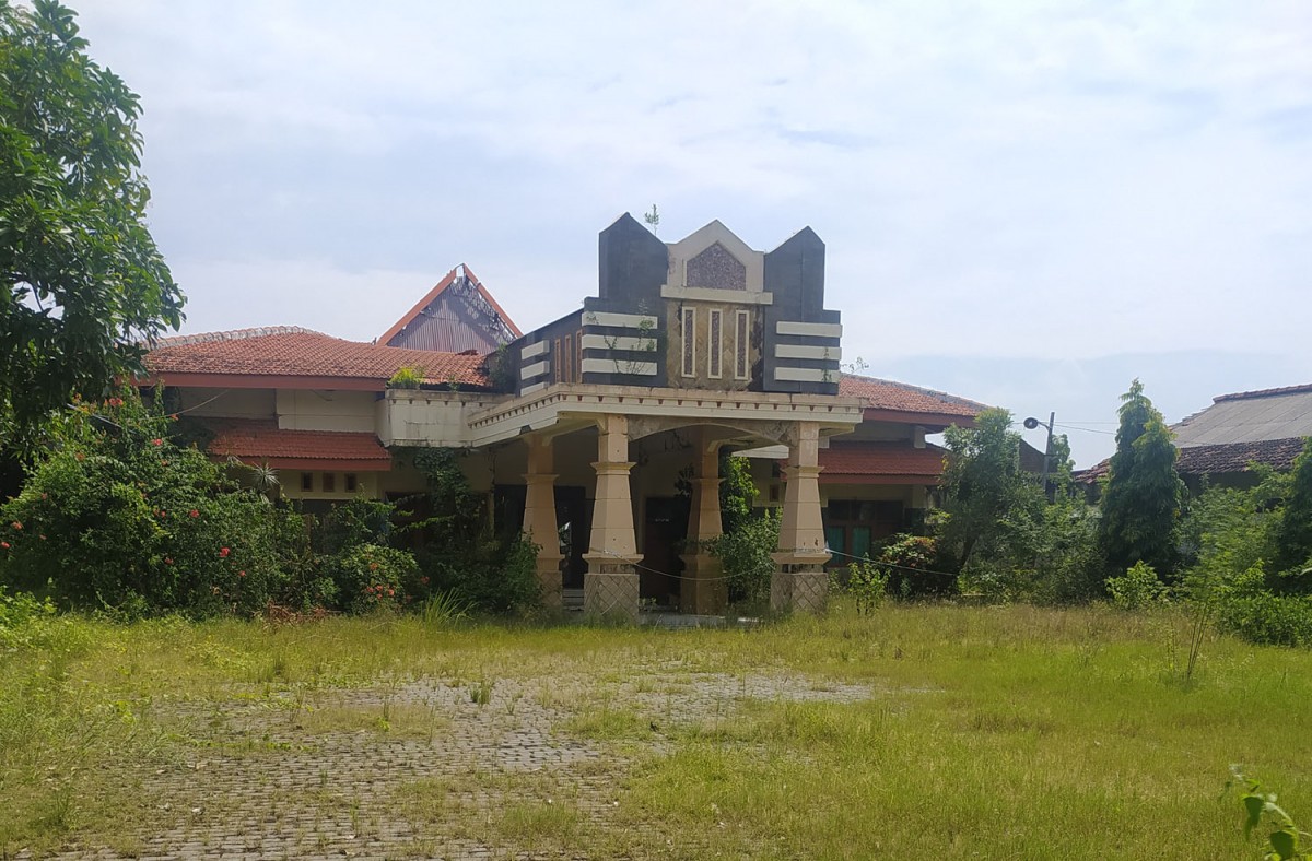 Gedung Asrama Haji Lamongan yang rencananya dirombak jadi hotel (Foto: Adyad Ammy Iffansah/jatimnow.com)