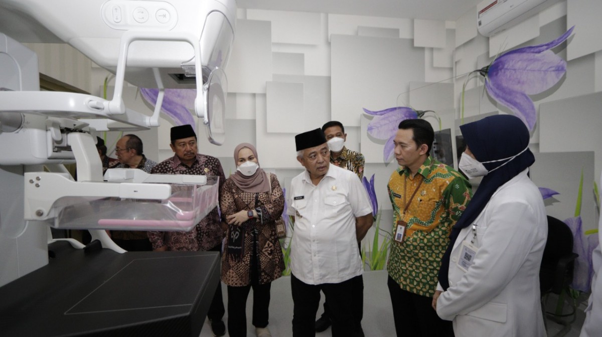 Bupati Malang HM Sanusi saat meninjau RSUD Kanjuruhan Malang. (Foto: Pemkab Malang)